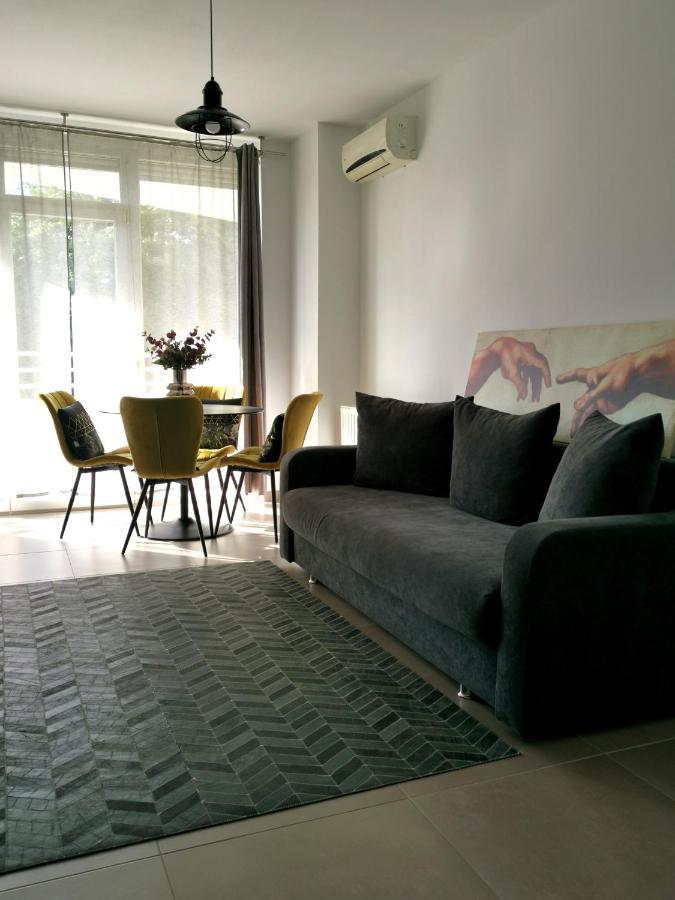 Caraway Apartment Oradea Exterior photo